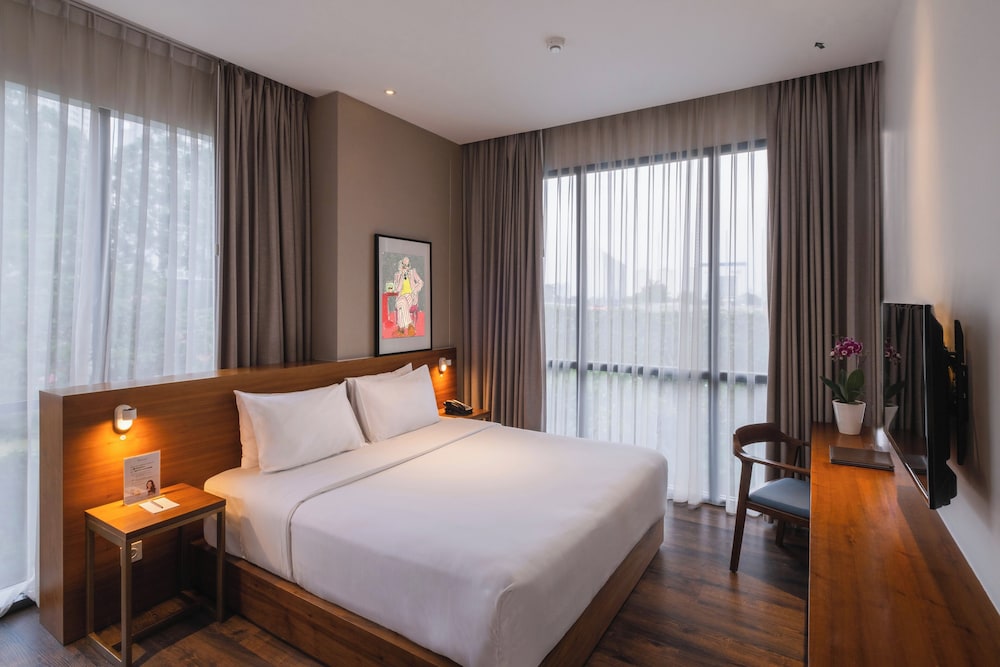Veranda Serviced Residence @ Puri 30/74
