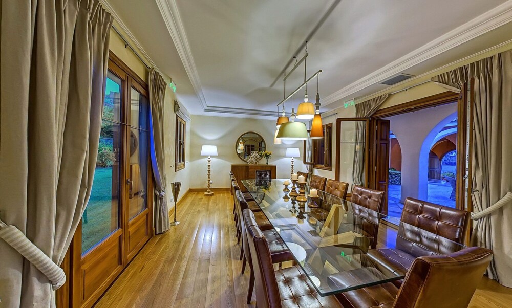 Villa Veneziano 33/50
