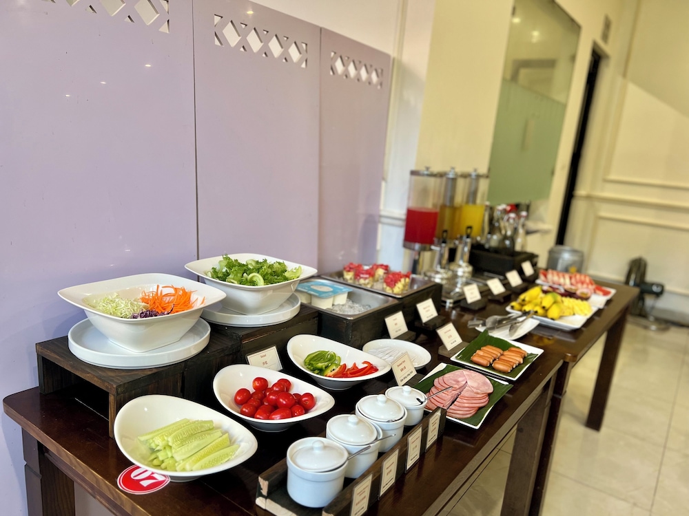 Paragon Noi Bai Hotel and Pool 37/49