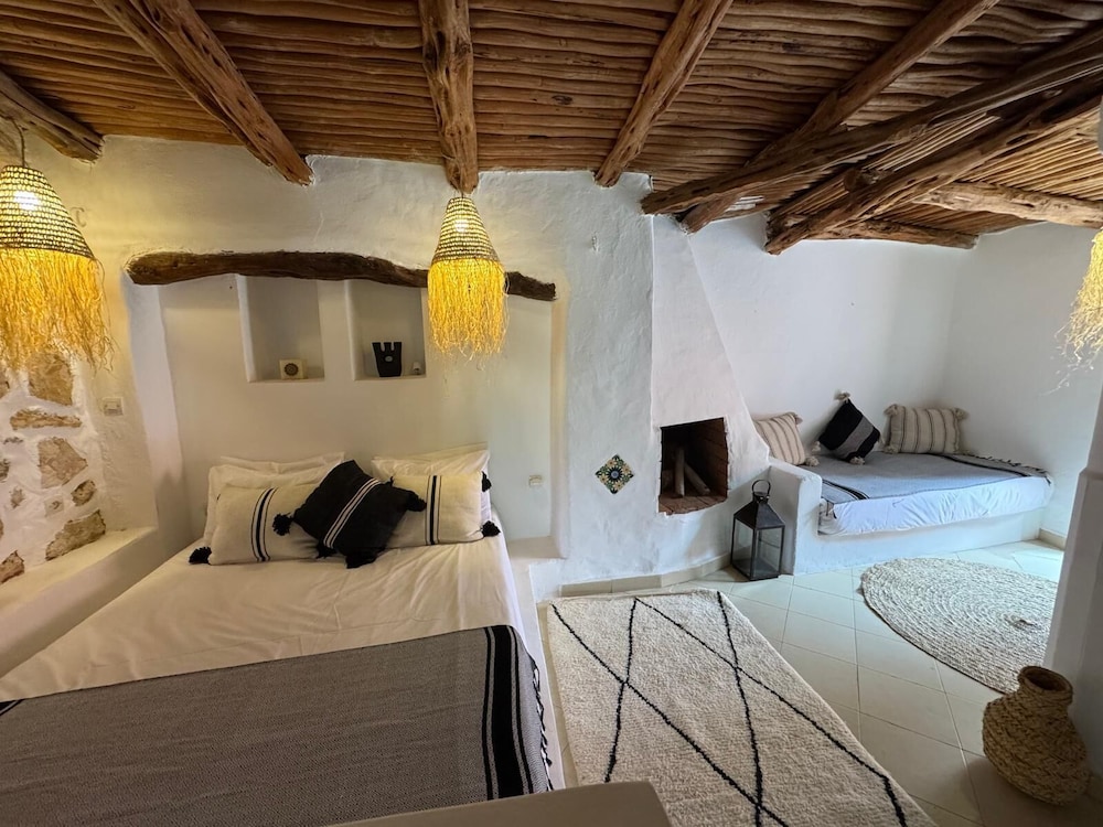 Traditional, Suite, Queen and Twin Beds, Terrace, Courtyard Area