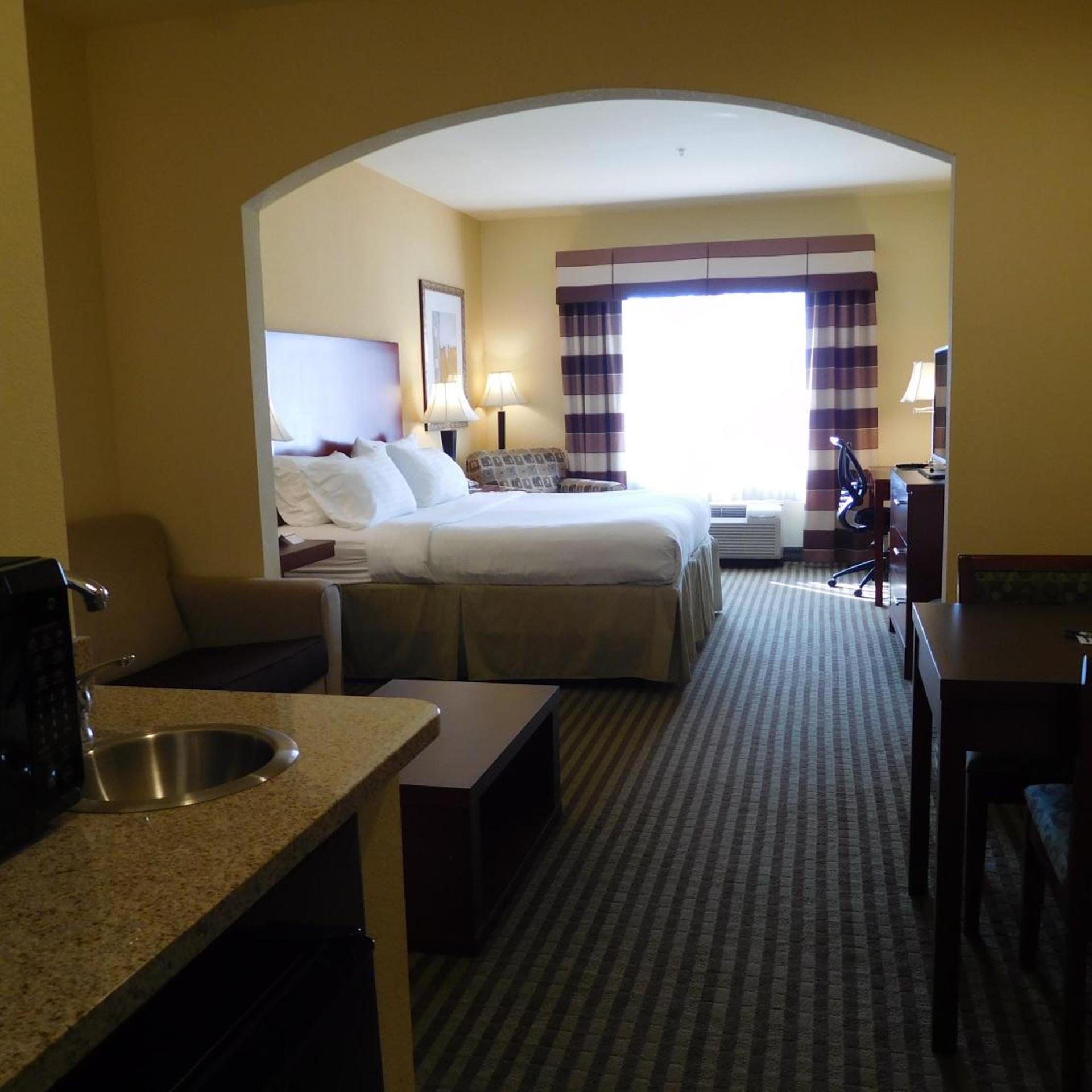 Junior Suite, King Bed, Holiday Inn Express Hotel And Suites Ponca City 5/6