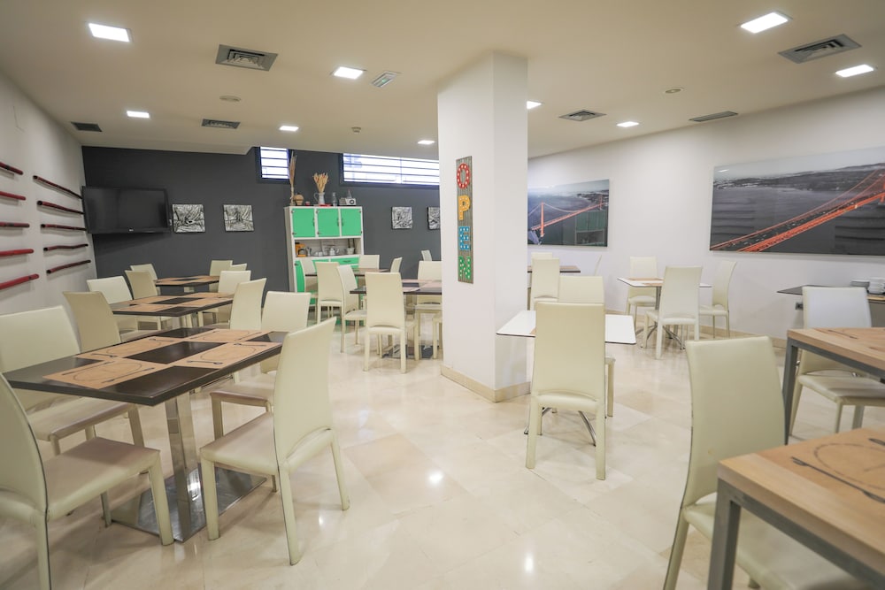 restaurant cafeteria