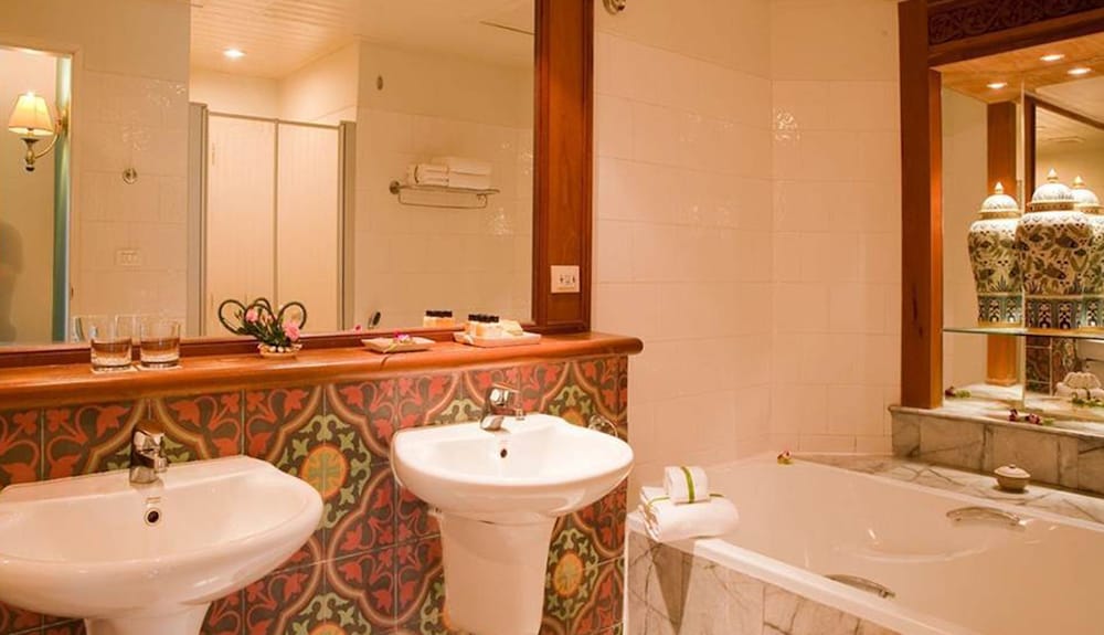 ANDAMAN SEAVIEW HOTEL 51/52