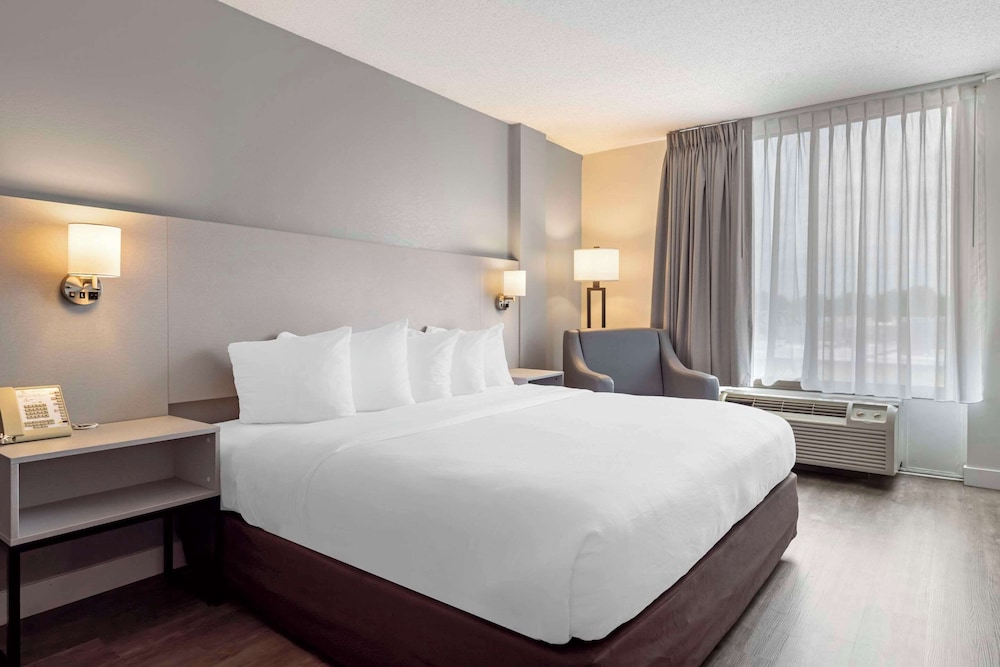 EFFICIENCY, SUITE, DOUBLE BED, ACCESSIBLE