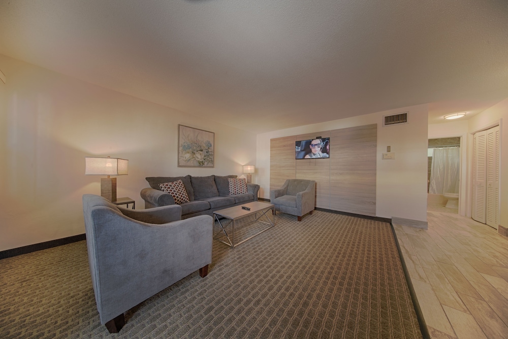Club Lux Resort By the Beach 45/67