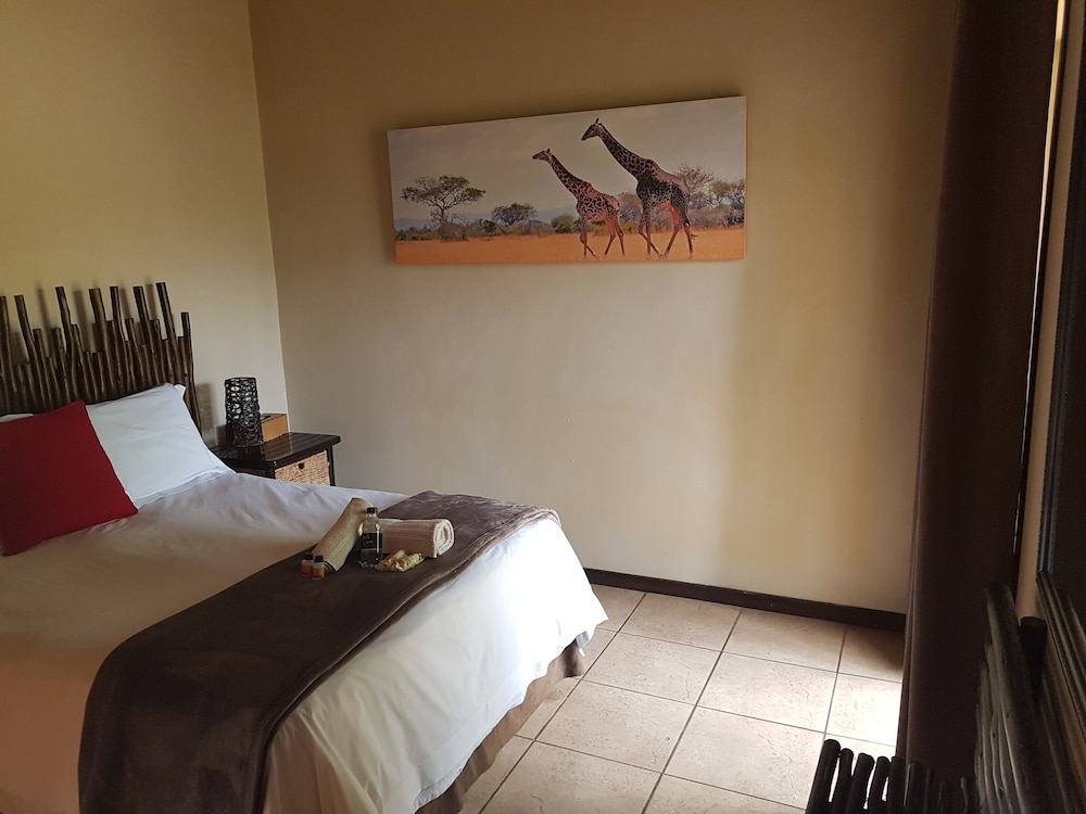 Lion's Guesthouse and The Buck&Lion restaurant 8/50