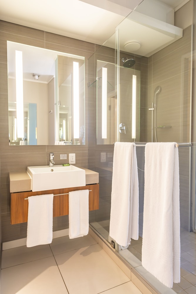aha Harbour Bridge Hotel & Suites 24/65