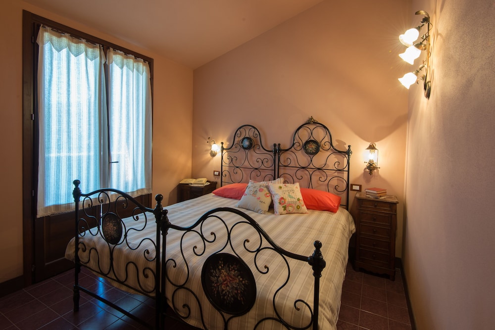 Superior, Queen Bed, Sea View, Balcony