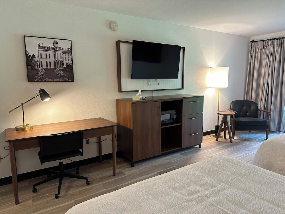 Hotel Vervana, Trademark Collection by Wyndham 55/66