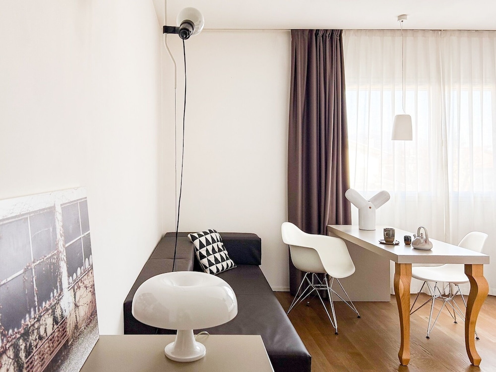 LE NOVE Hotel Ristorante 47/50