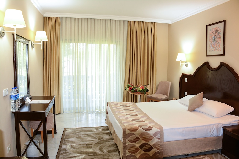 Belconti Resort Hotel 19/87