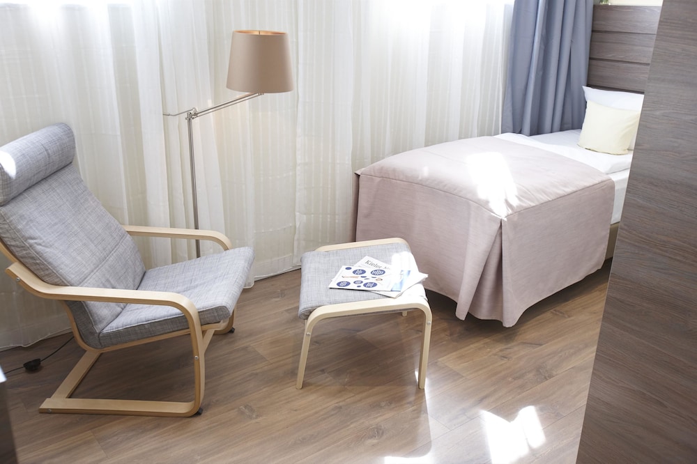 Hotel Kiel By Golden Tulip 12/30