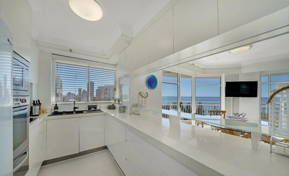 2ND AVENUE BEACHSIDE APARTMENTS 56/73