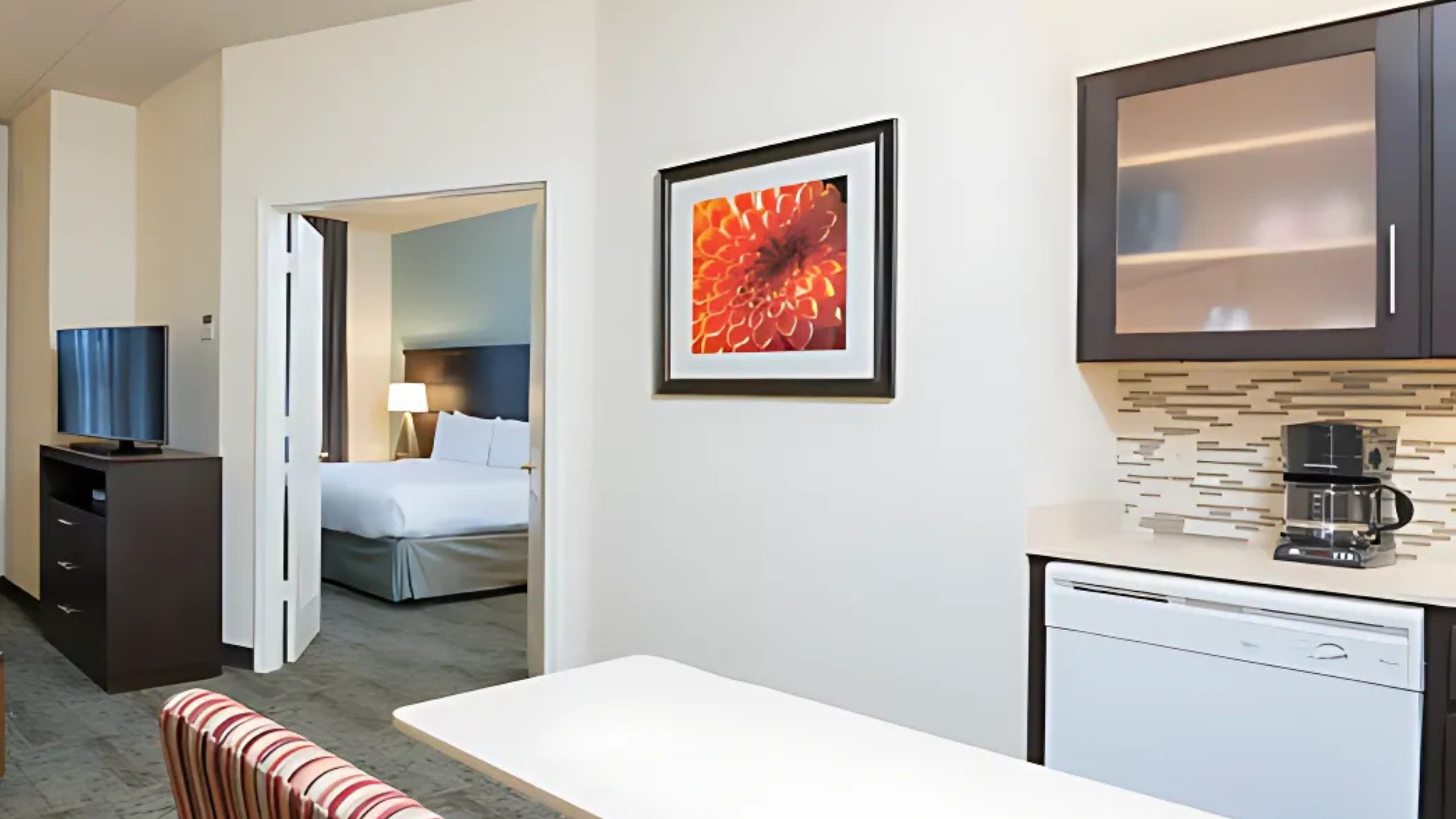 Staybridge Suites Chicago Oakbrook Terrace 27/64