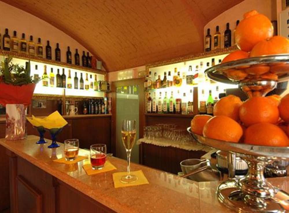 HOTEL IDEALE 35/44