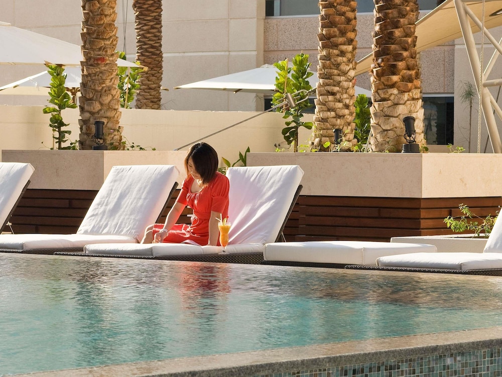 swimming pool spa