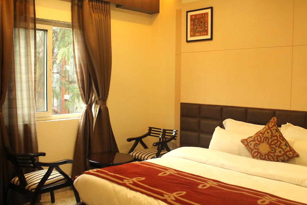 Surya Hotel 16/74