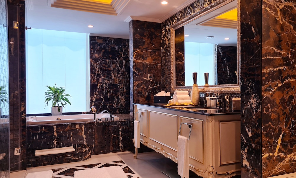 Crowne Plaza Kuwait Al Thuraya 13/79