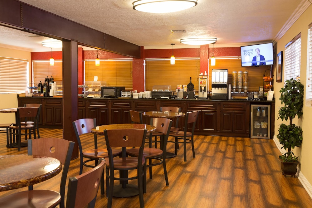 Best Western Desert Winds 33/43