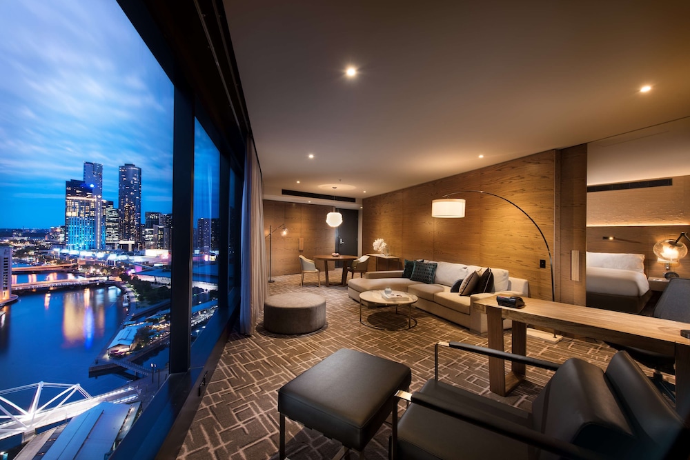 PAN PACIFIC MELBOURNE 44/73