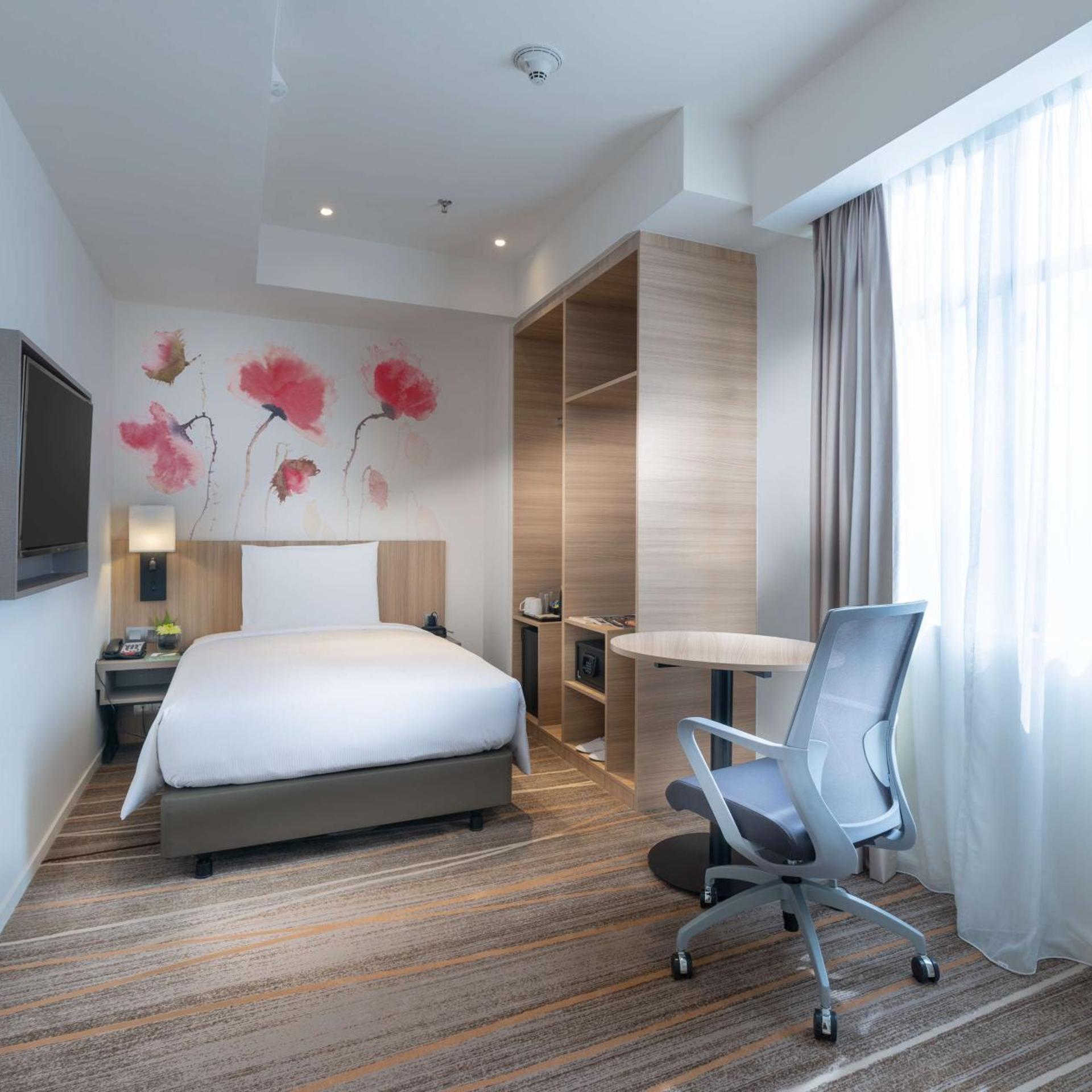Guest Room, Single, Double Bed, Twin Towers View