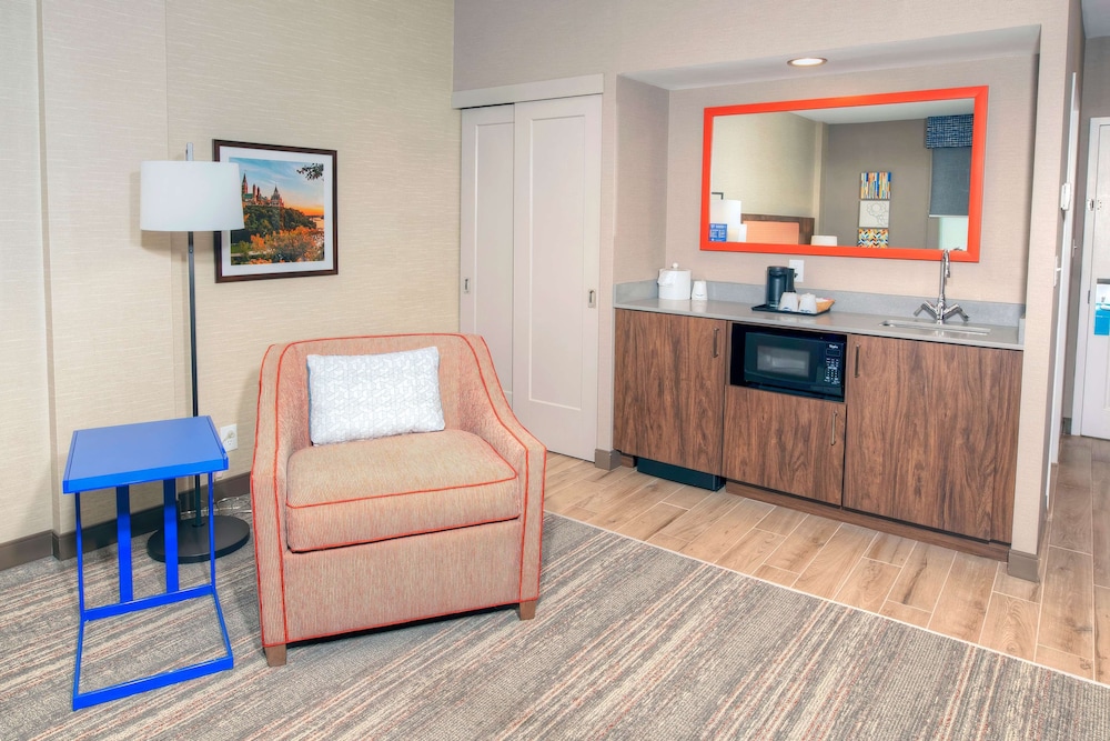 Hampton Inn By Hilton Ottawa 9/38