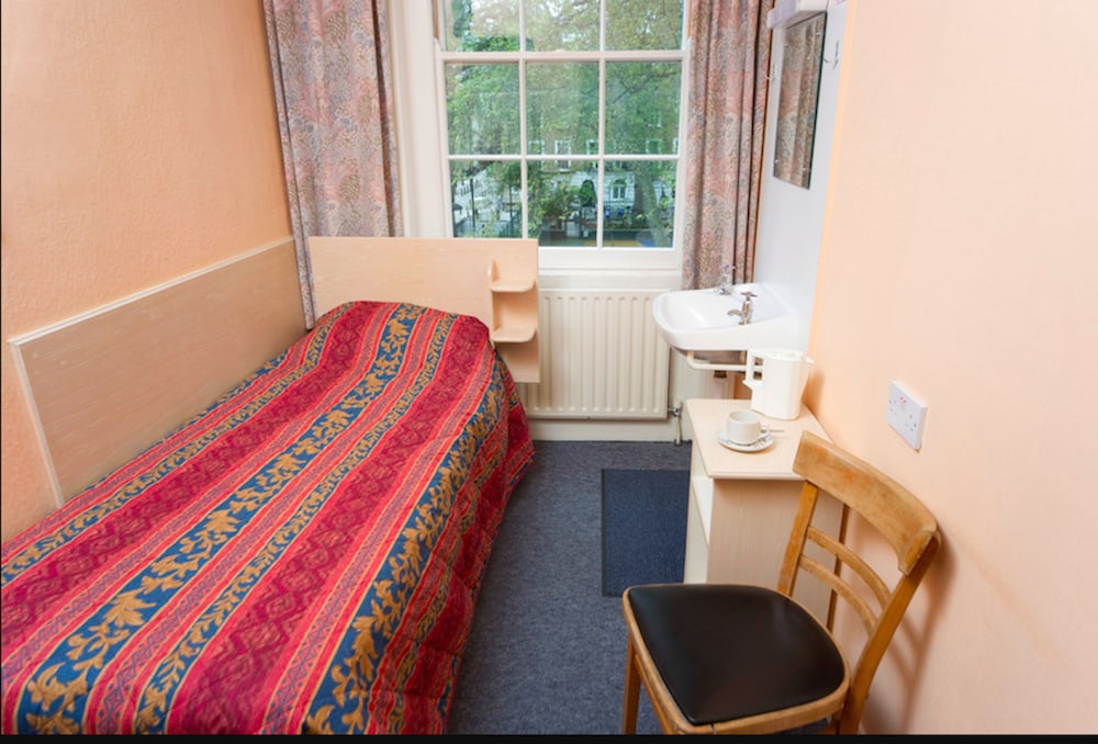 ROOM, SINGLE