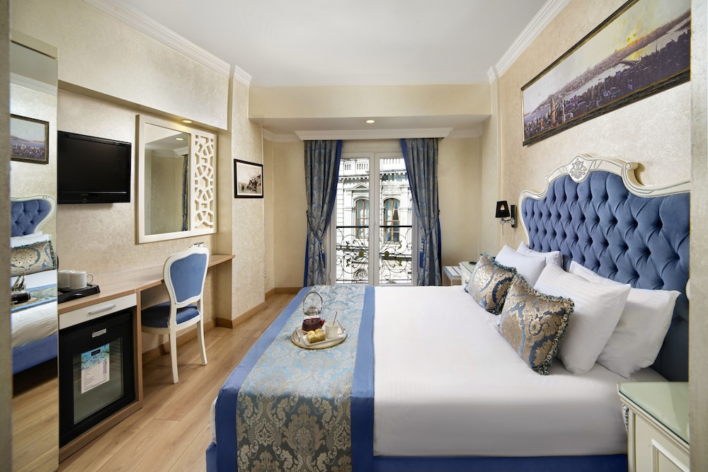 Ayasultan Boutique Hotel 60/64