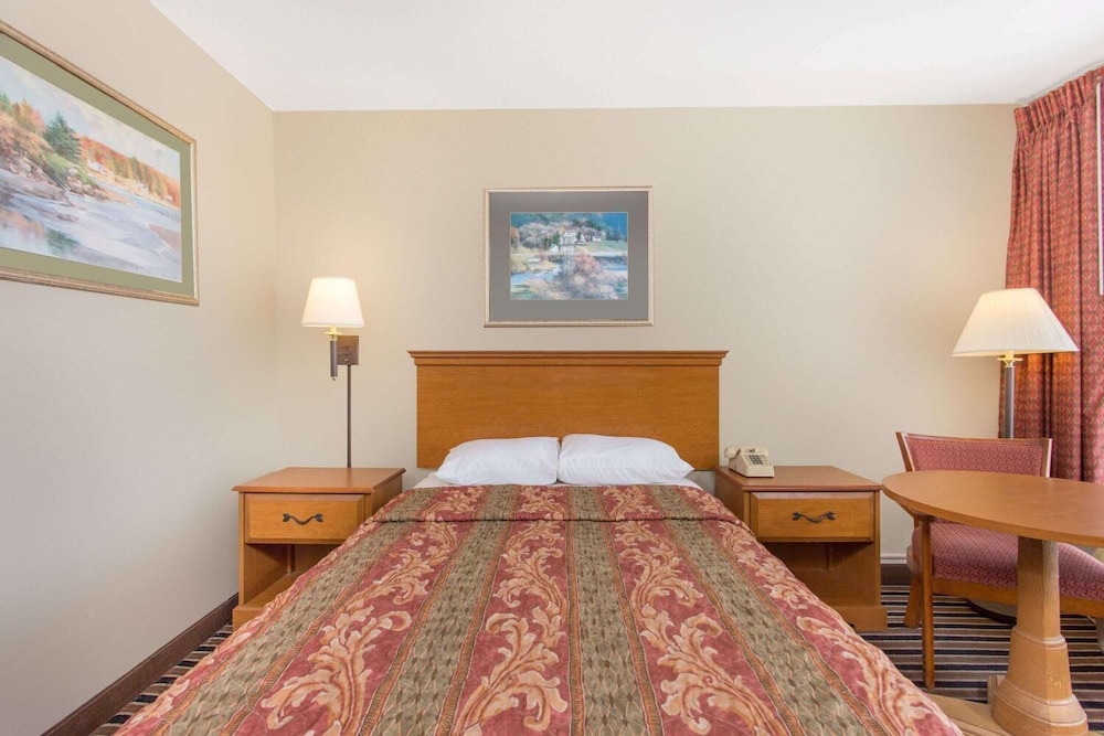 Travelodge Fredericksburg 13/24