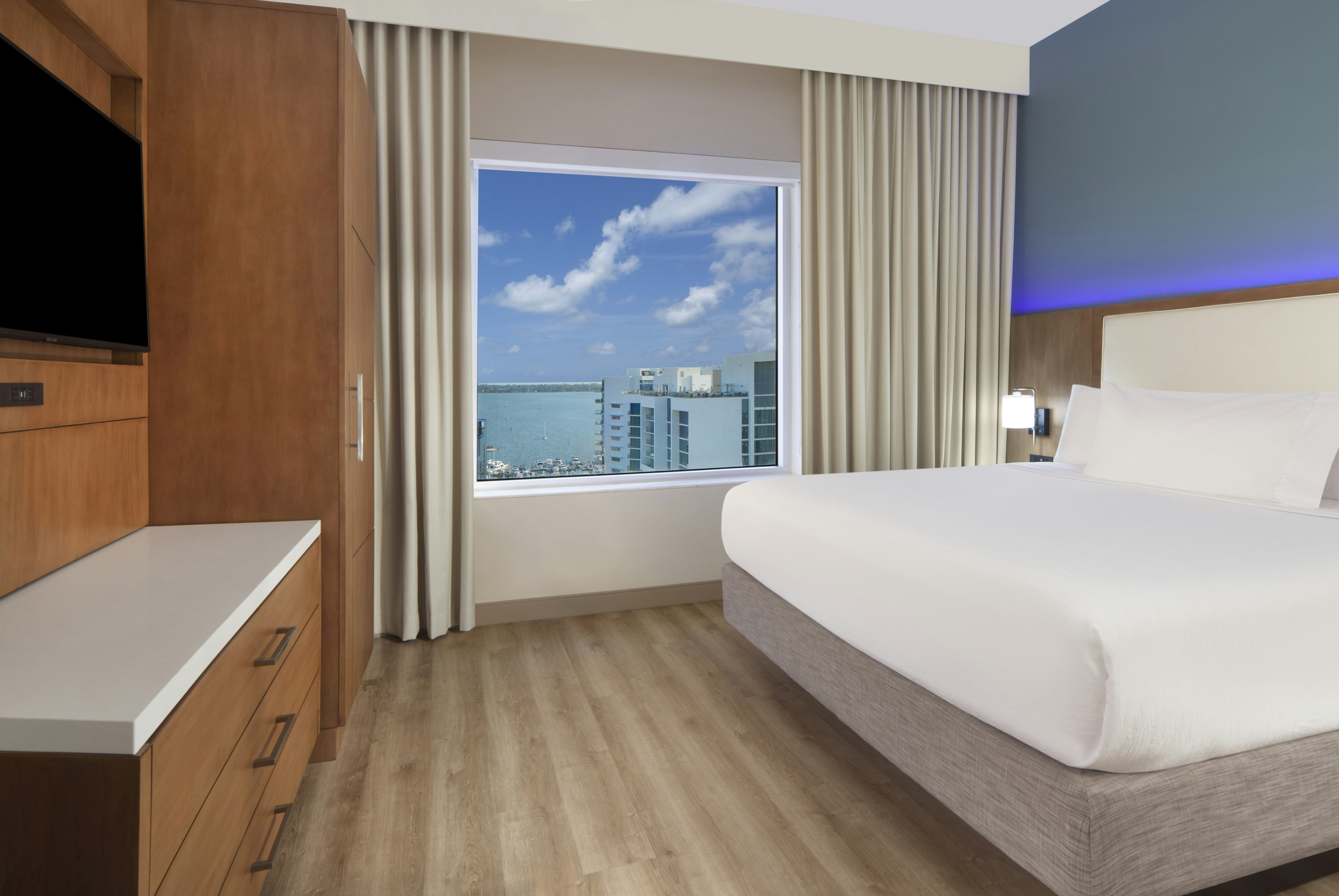 2 ROOMS, SUITE, KING BED, ACCESSIBLE