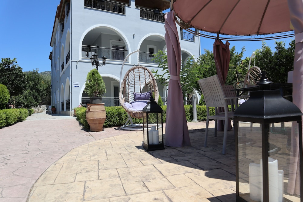 Delphin Rooms Sivota 45/50