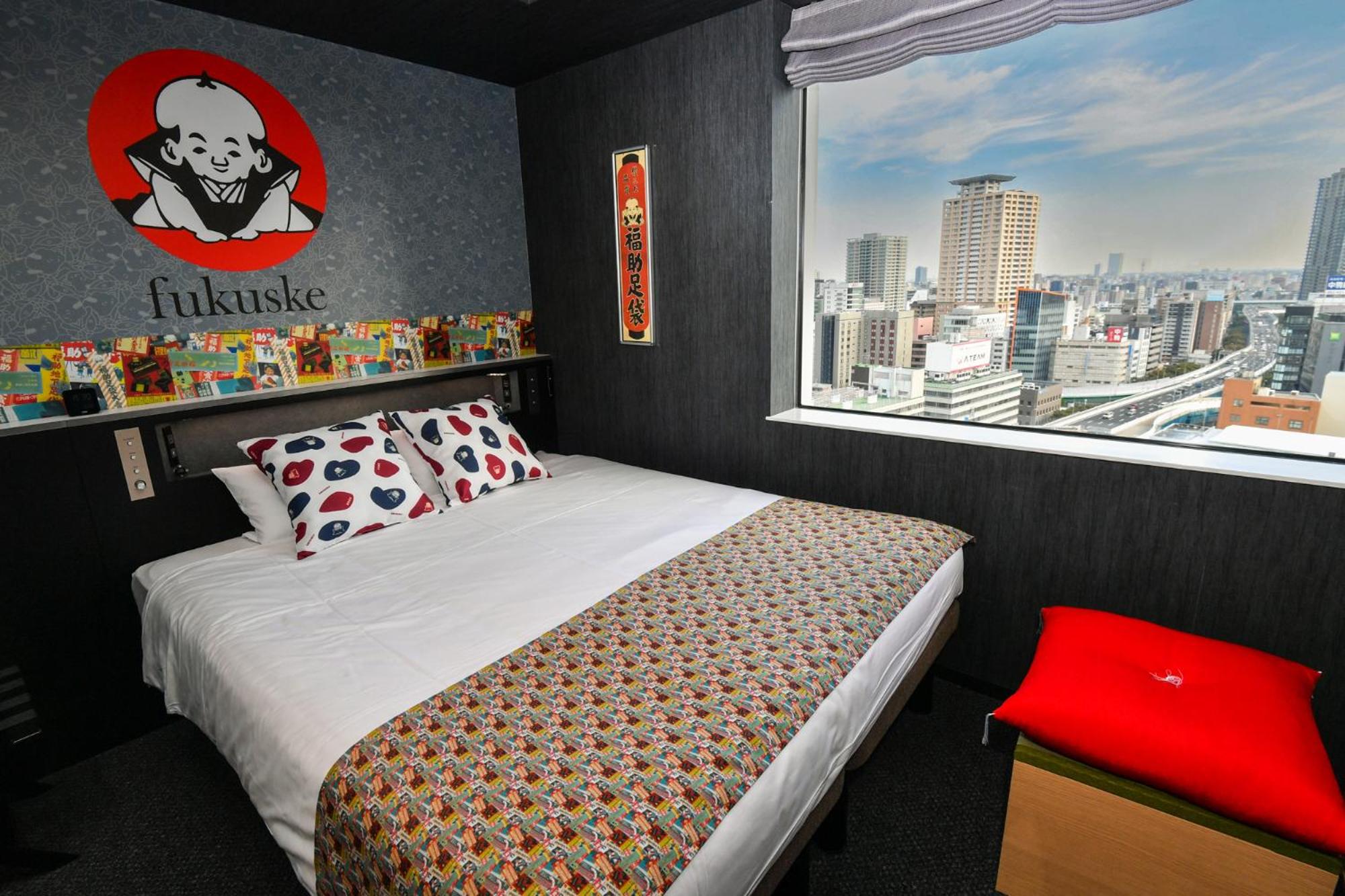 Concept, Queen Bed