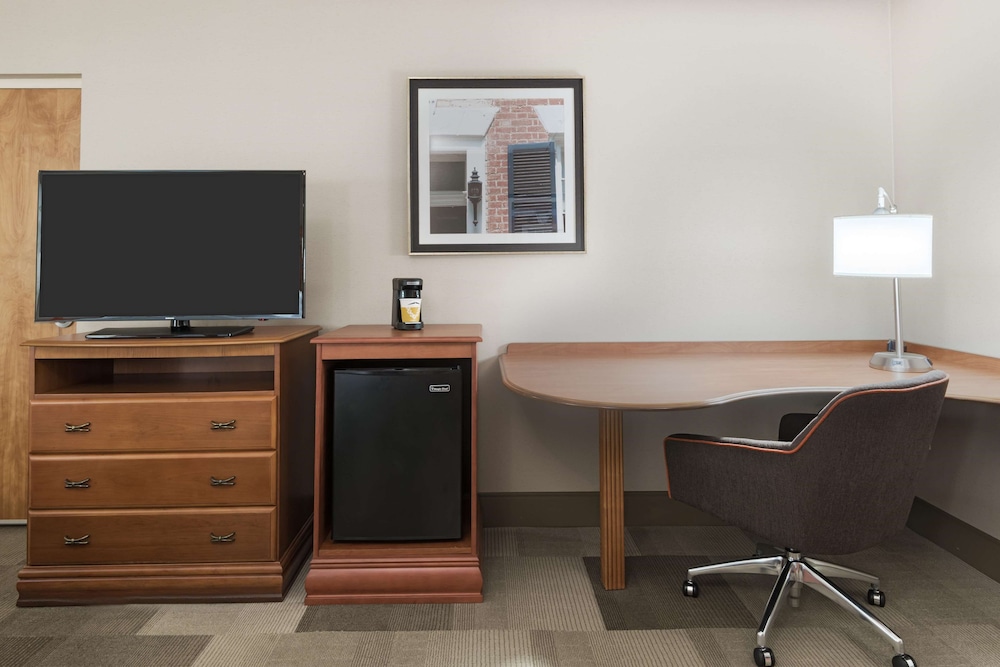 Hampton Inn Danbury Ct 43/51