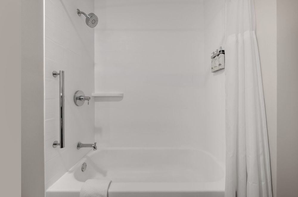 جناح بسريرين كوين لذوي الإعاقة، Holiday Inn Express & Suites Muncie Northwest by IHG 8/9