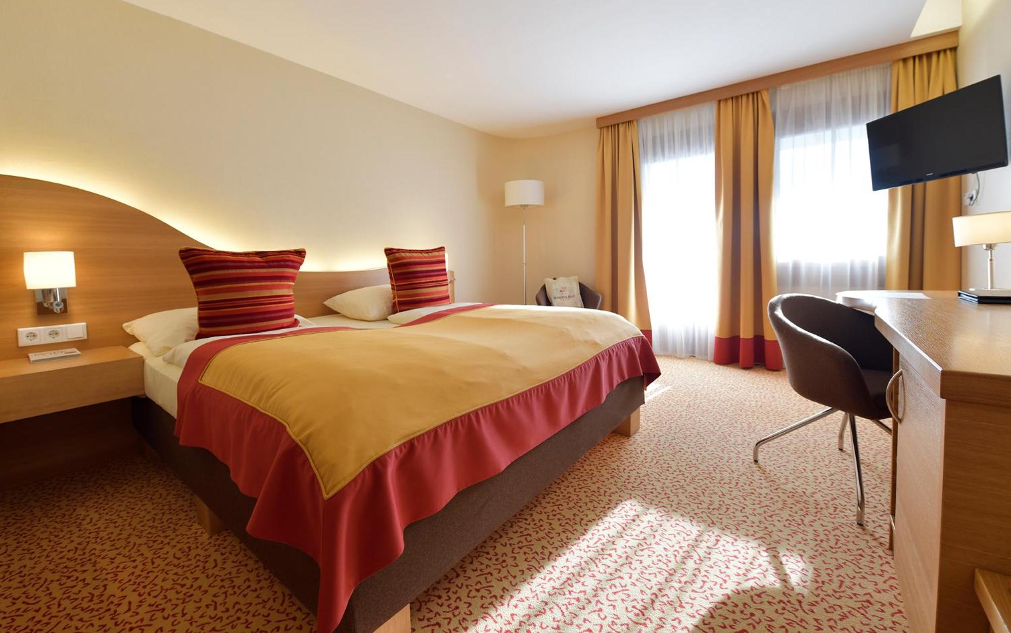 Room, Double Bed, Lake Side، Seehotel Rust 6/10