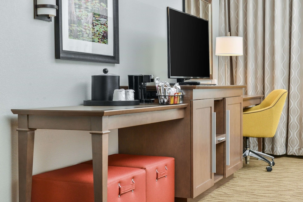 Hampton Inn Gonzales 47/56