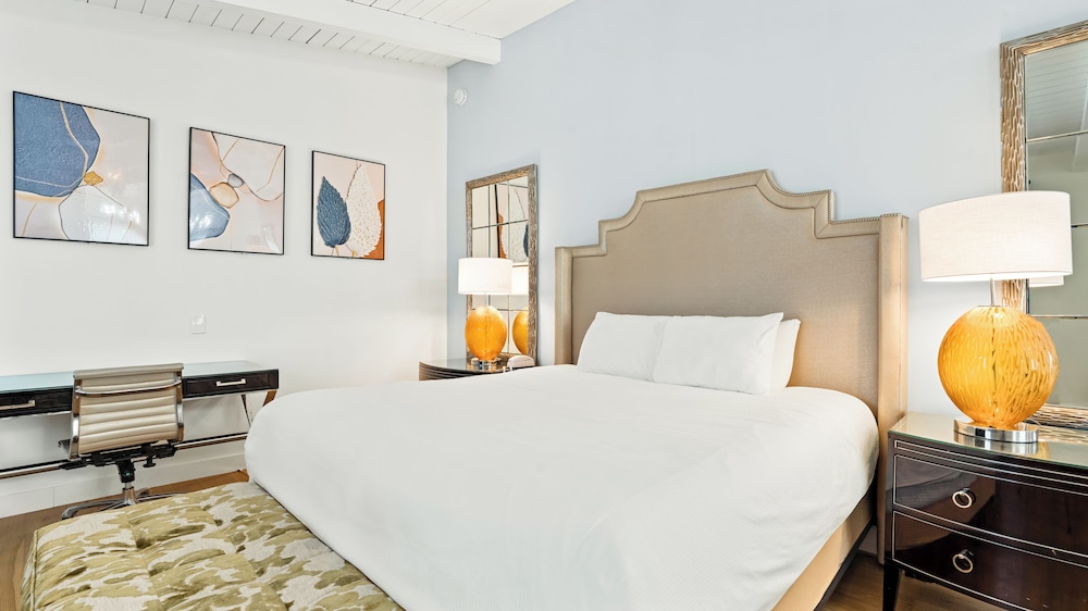 جناح غراند بسرير كينج مع أريكة، Pacific Crest Hotel Santa Barbara 3/3