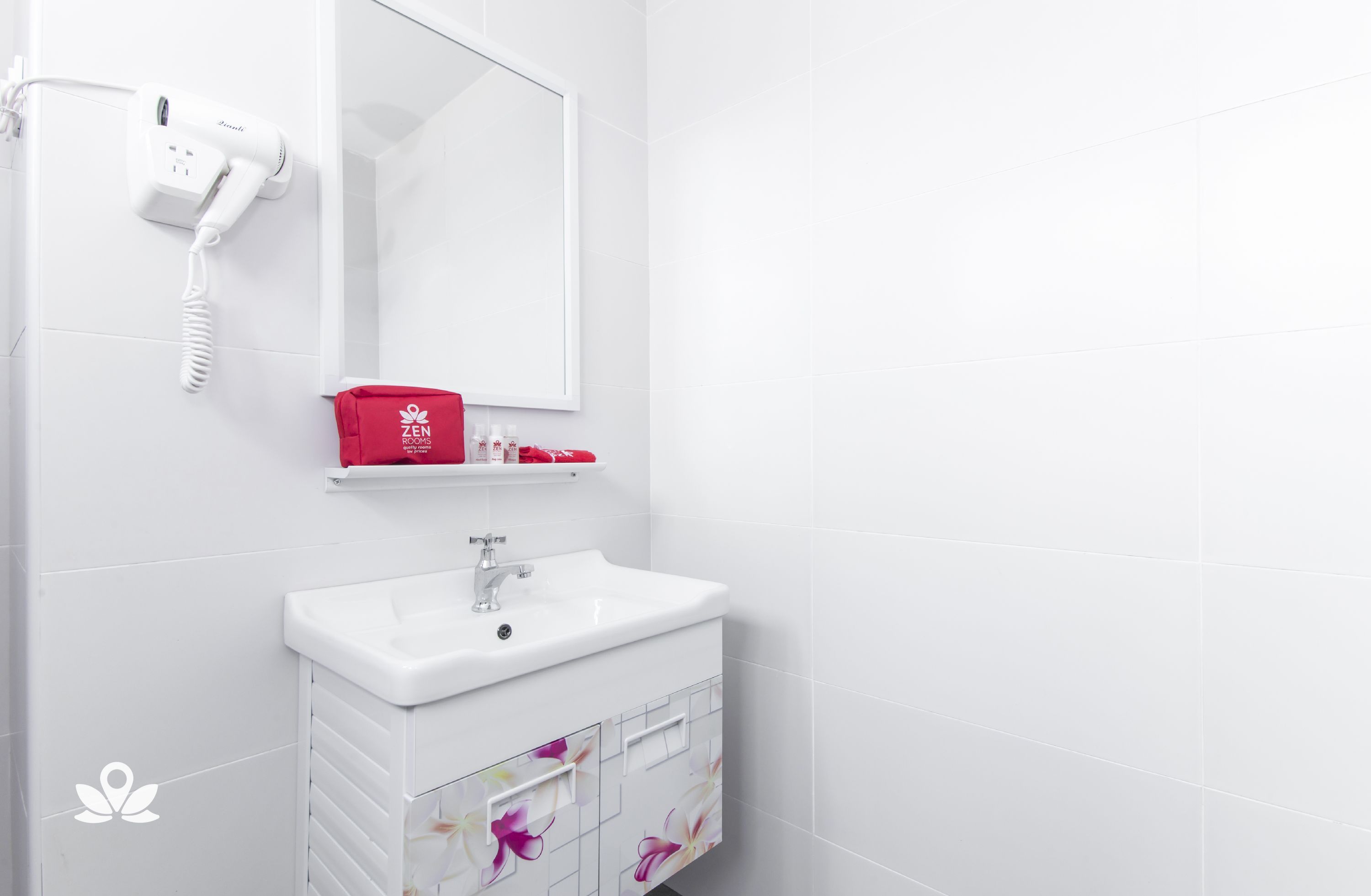 Zen Rooms Poorna Hotel 49/50