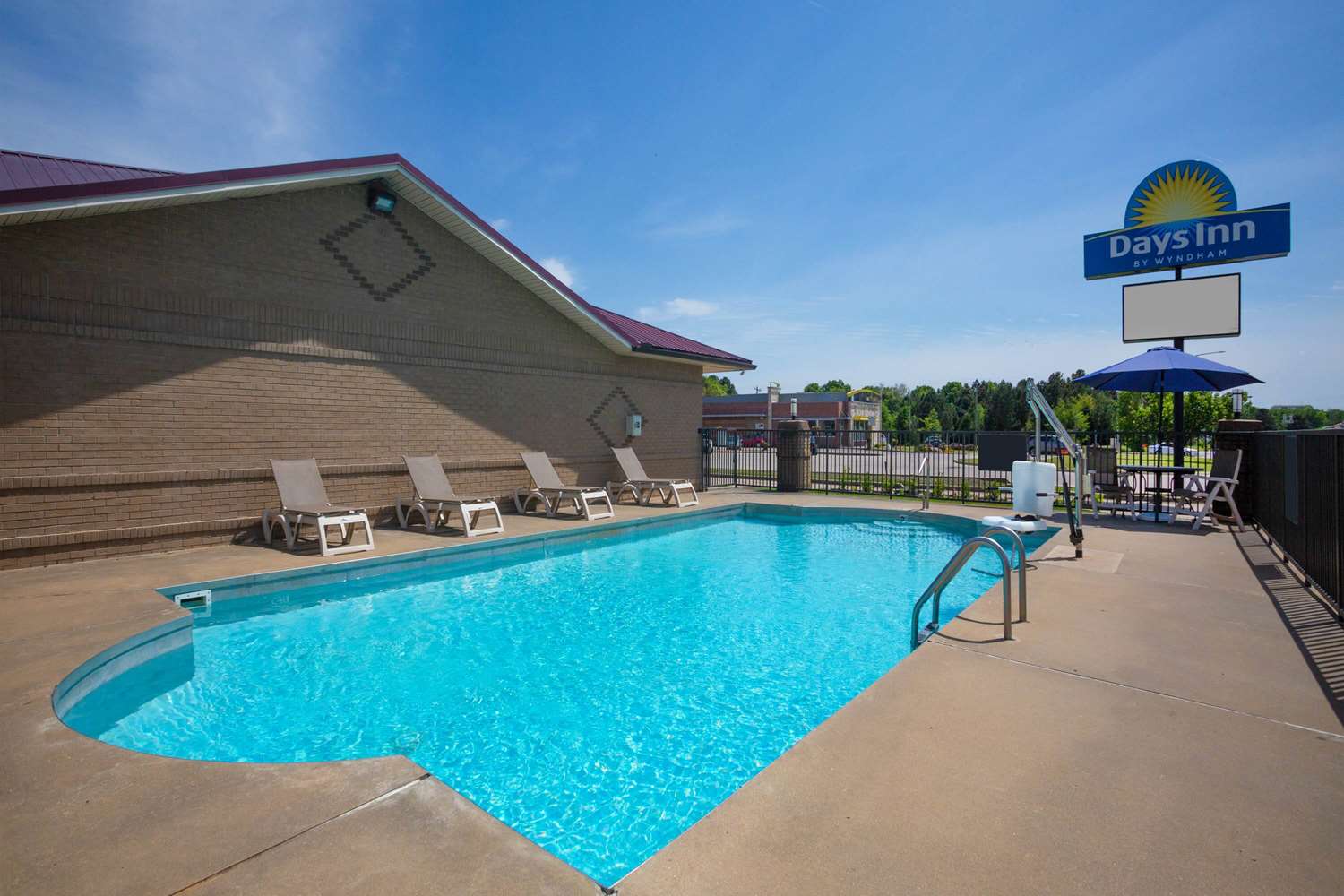 Days Inn by Wyndham Lonoke 1/13