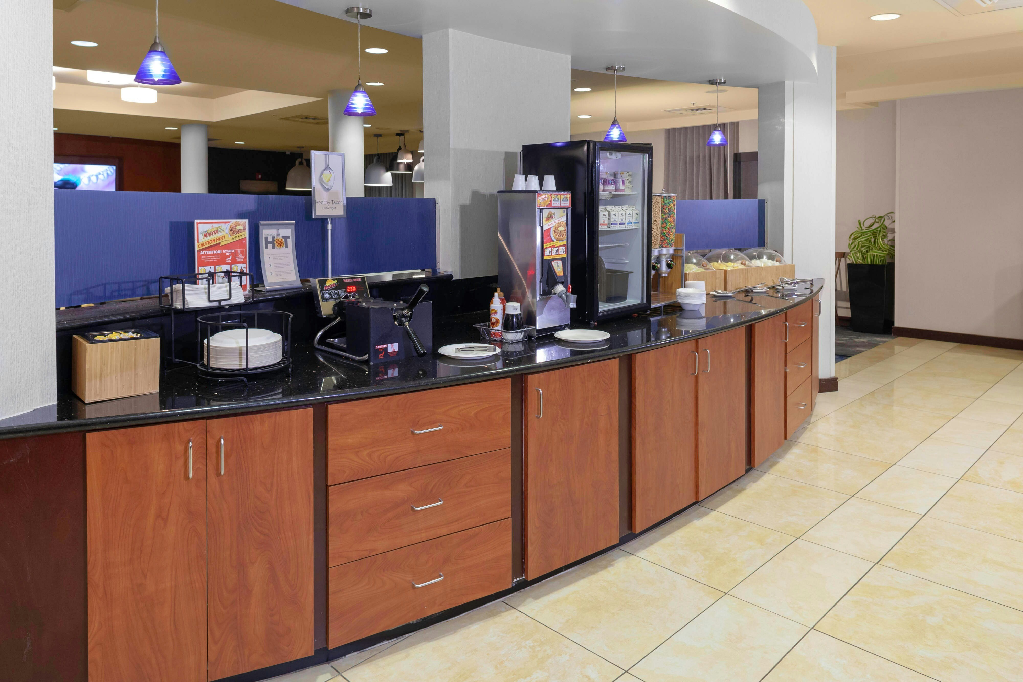 Fairfield Inn Suites Charlotte Matthews 8/39