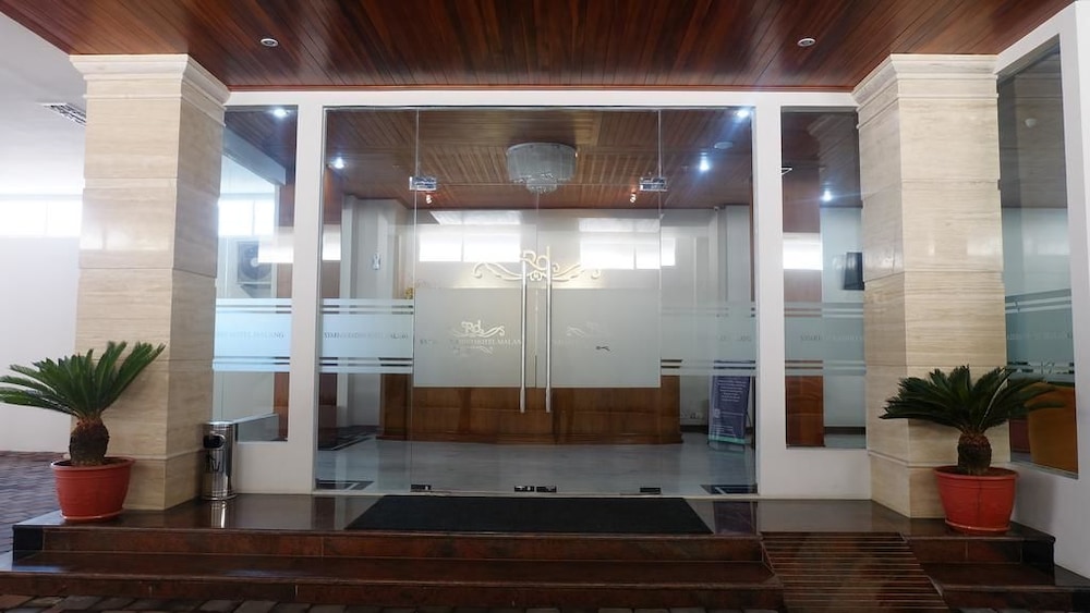 Syariah Radho Hotel Sengkaling 8/27