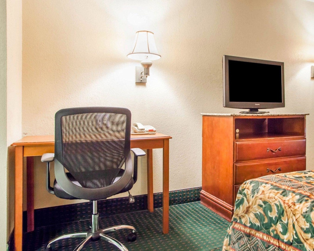 Rodeway Inn Mount Laurel Hwy 73 25/27