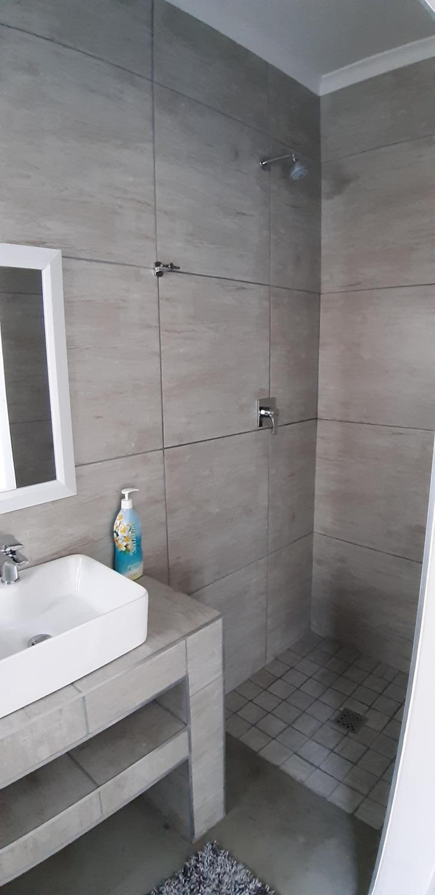Dennecres 4 Guest House 8/9