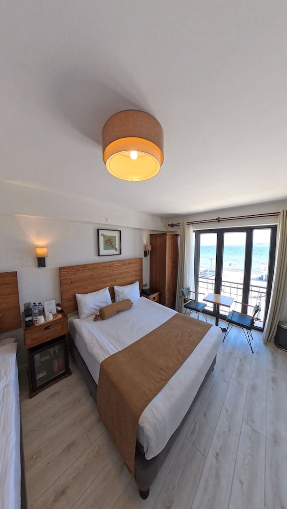 8 Rooms Boutique Hotel 20/50