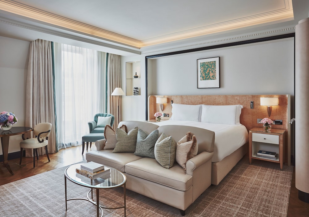 CLARIDGES HOTEL 51/73