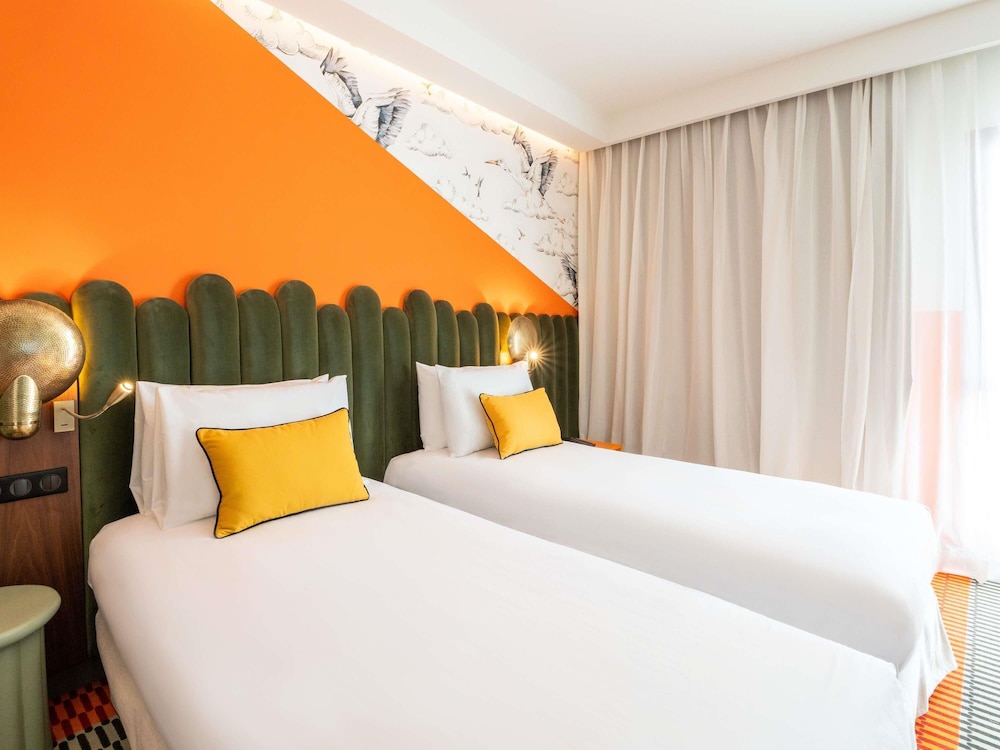 STANDARD, TWIN BEDS