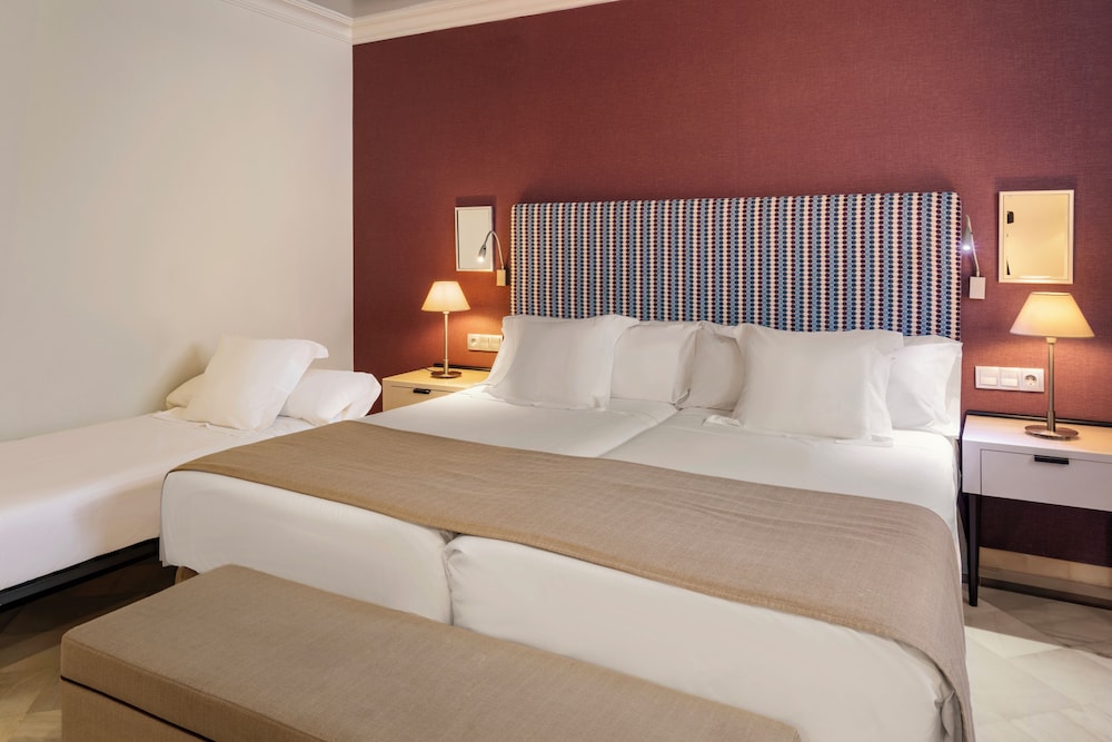 Room, Triple