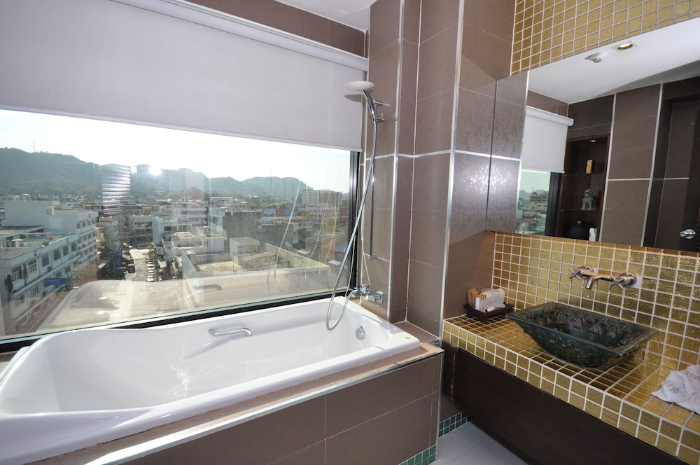 Chalelarn Hotel 27/41