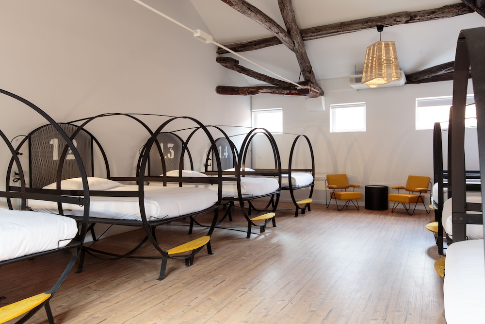 The House Of Sandeman Hostel & Suites 22/50
