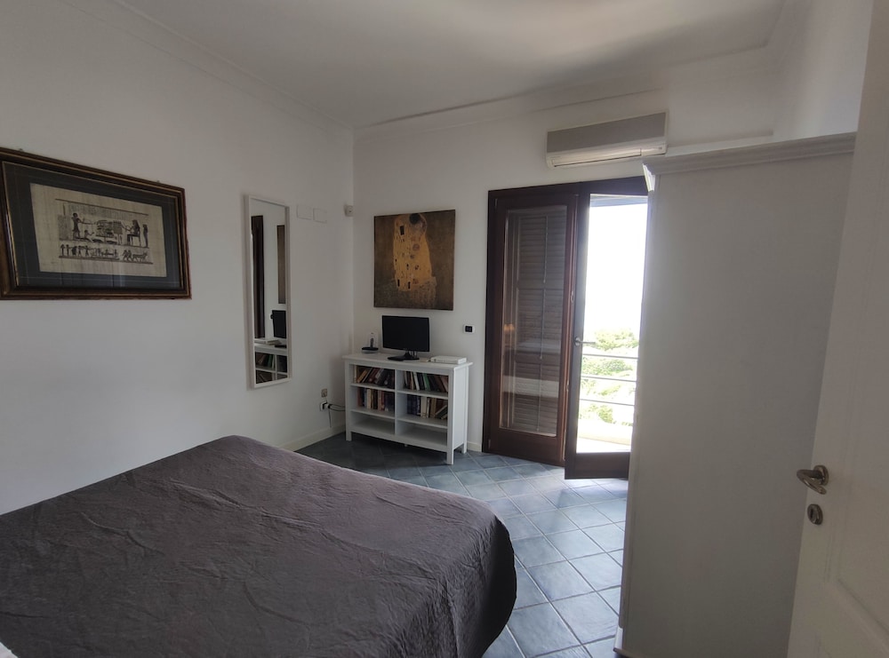 2 BEDROOMS, APARTMENT